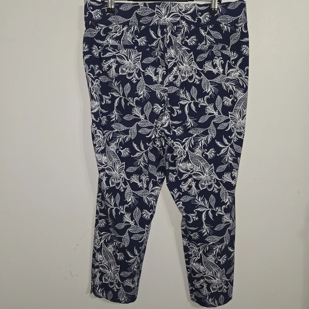 P#6 Rafaella Navy and White Floral Women Pants Size 14‎